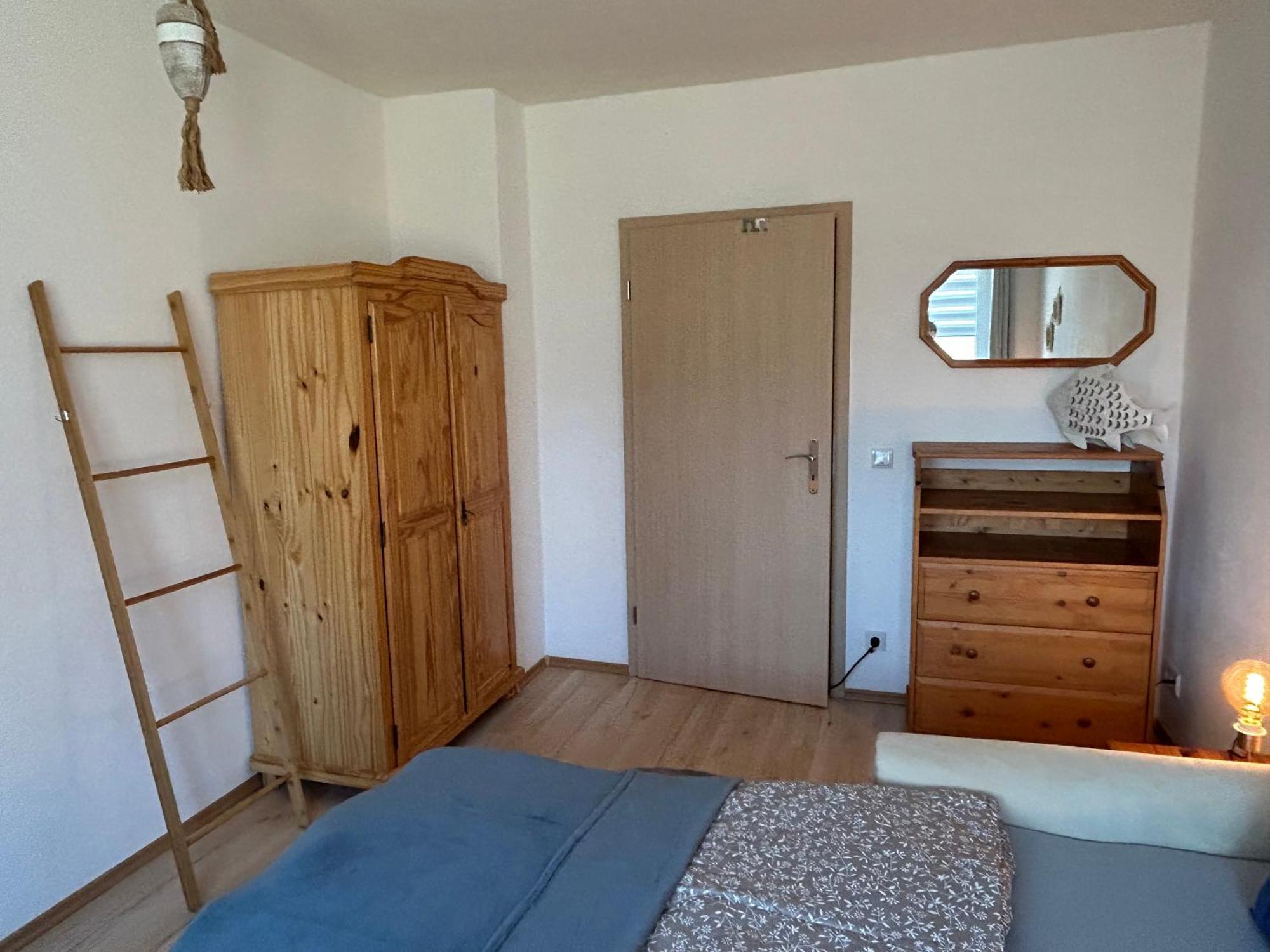 Gelbes Haus Seenland Ferienwohnungen Xl Elsterheide Ruang foto